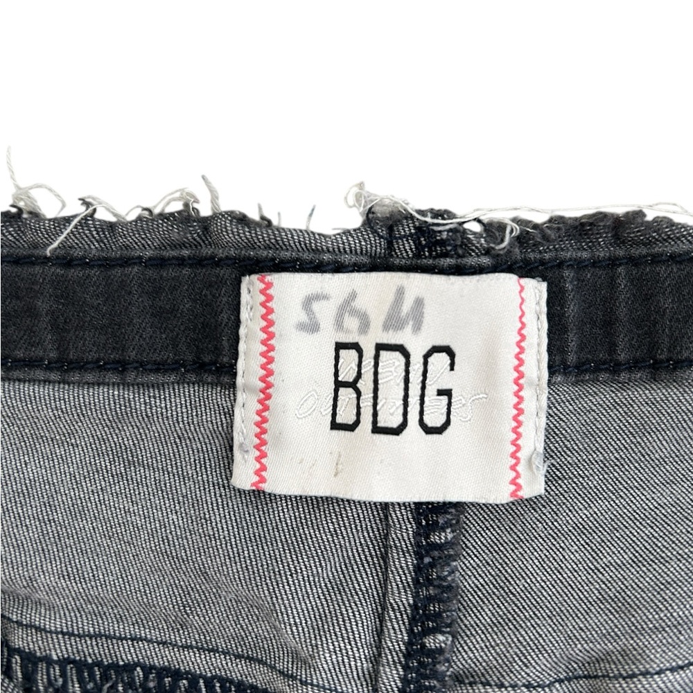 BDG urban Outfitters Black denim ruched dipped v flare Leg Jeans size 29 - Picture 6 of 8